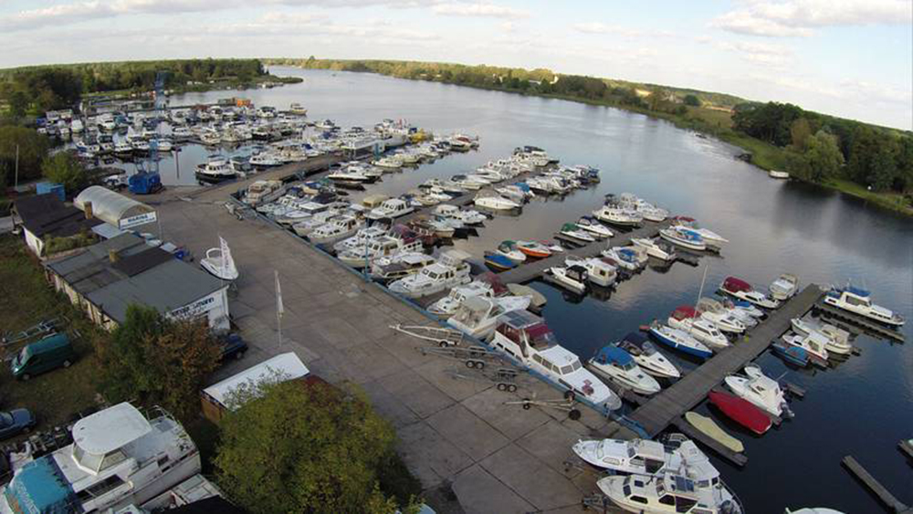 Yacht- und Verkaufshafen Brandenburg-Plaue Yacht- und Verkaufshafen Brandenburg-Plaue