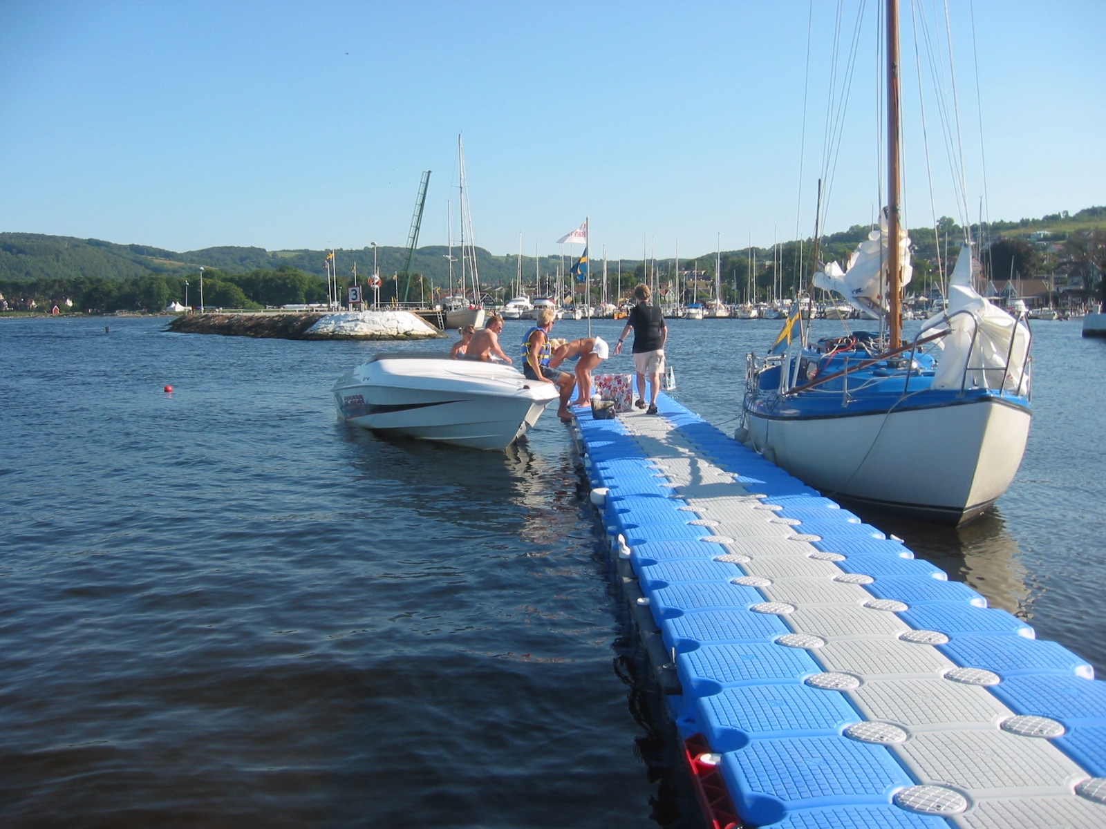 Kunststoff-Schwimmsteg Kunststoff-Schwimmsteg