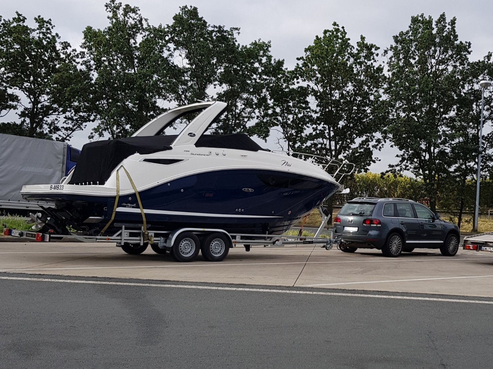 Transporttrailer am PKW Transporttrailer am PKW